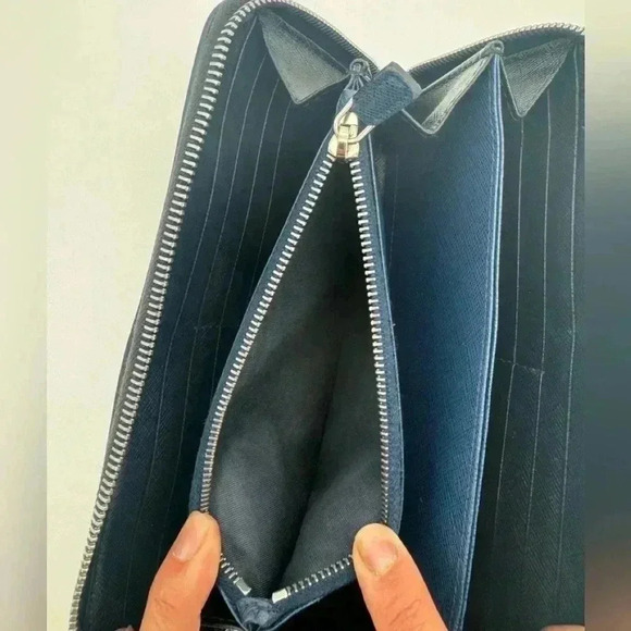 PRADA Uomo Zippy Wallet ( Unisex) - Picture 4 of 7